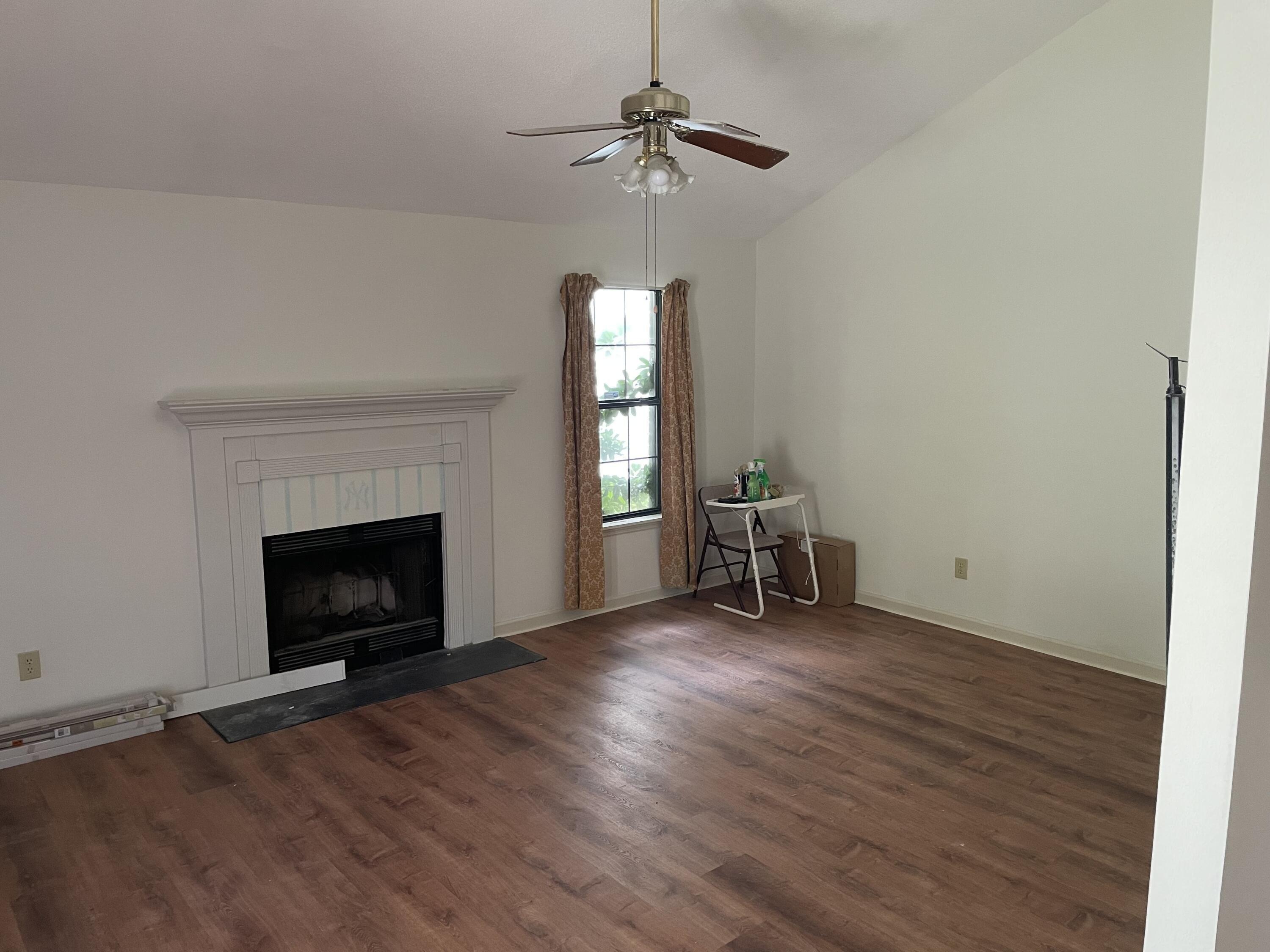 Jeanna St, Summerville, SC 29486