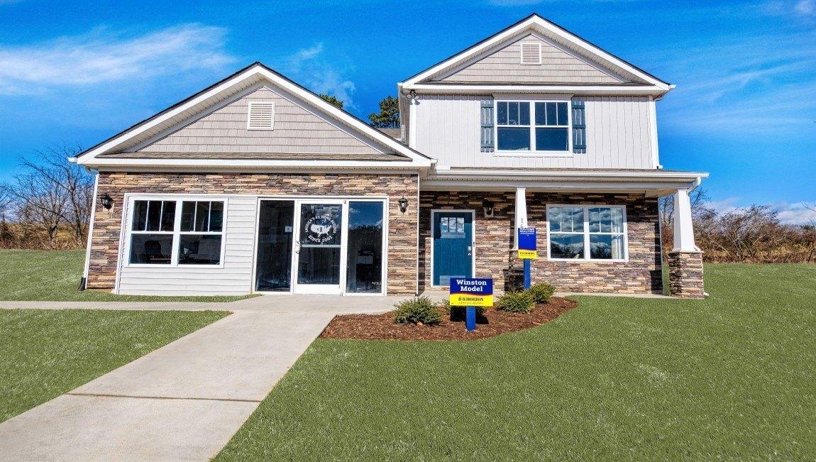Monterey Ct, Asheville, NC 28806