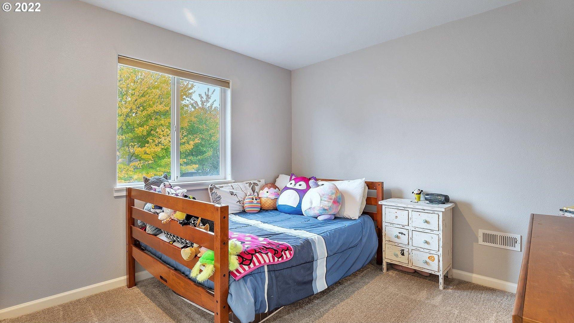 Ne Glencoe Oaks Pl, Hillsboro, OR 97124