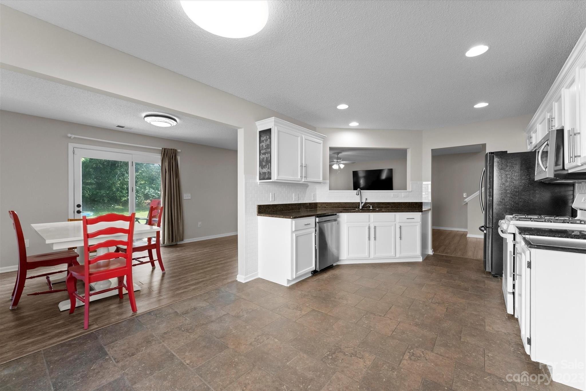Laurel Run Dr, Charlotte, NC 28269