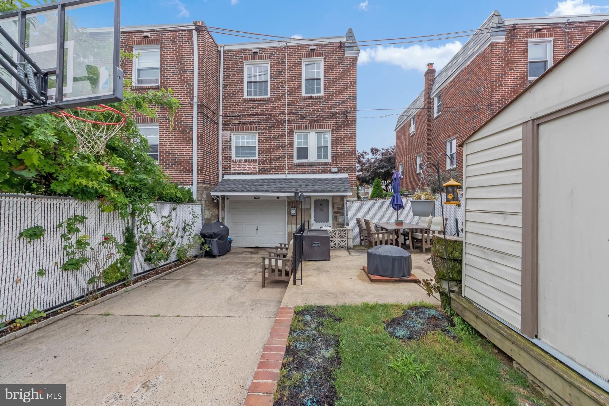 Belden St, Philadelphia, PA 19111