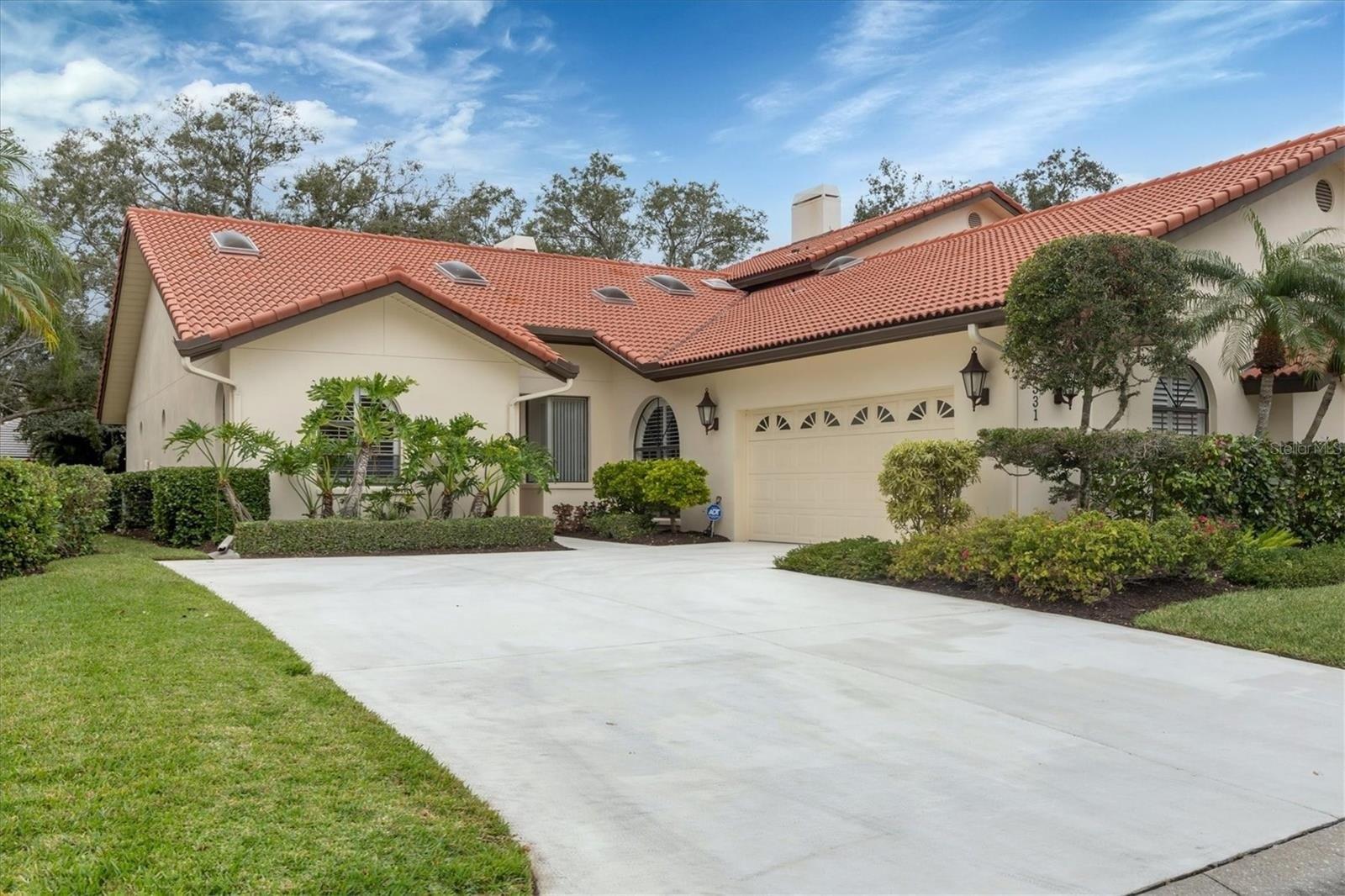 Las Brisas Ln, Sarasota, FL 34238