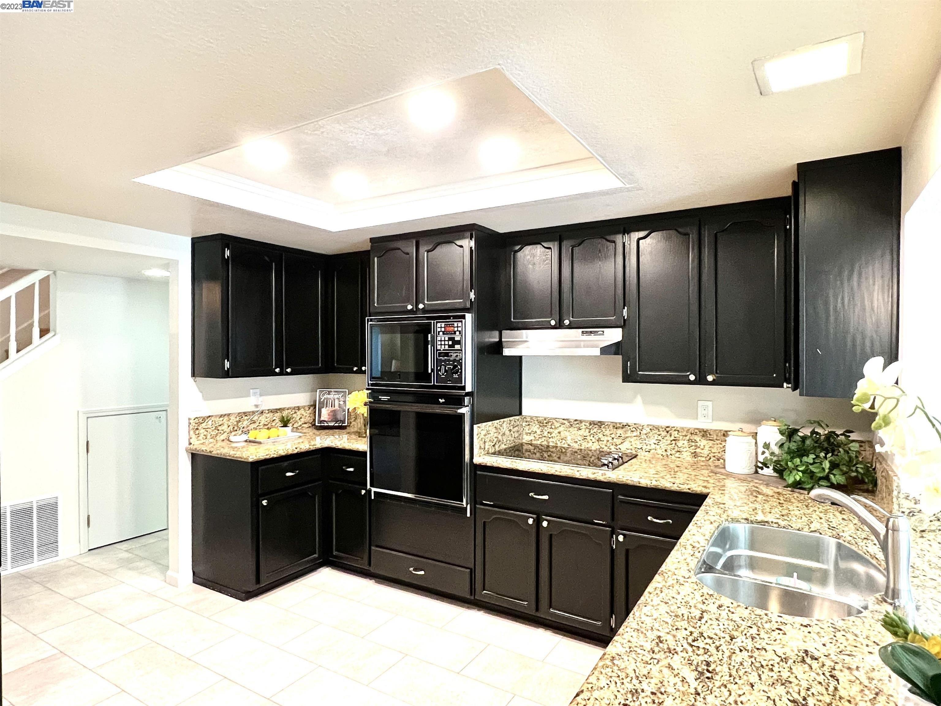 Elmwood Cir, Pleasanton, CA 94588