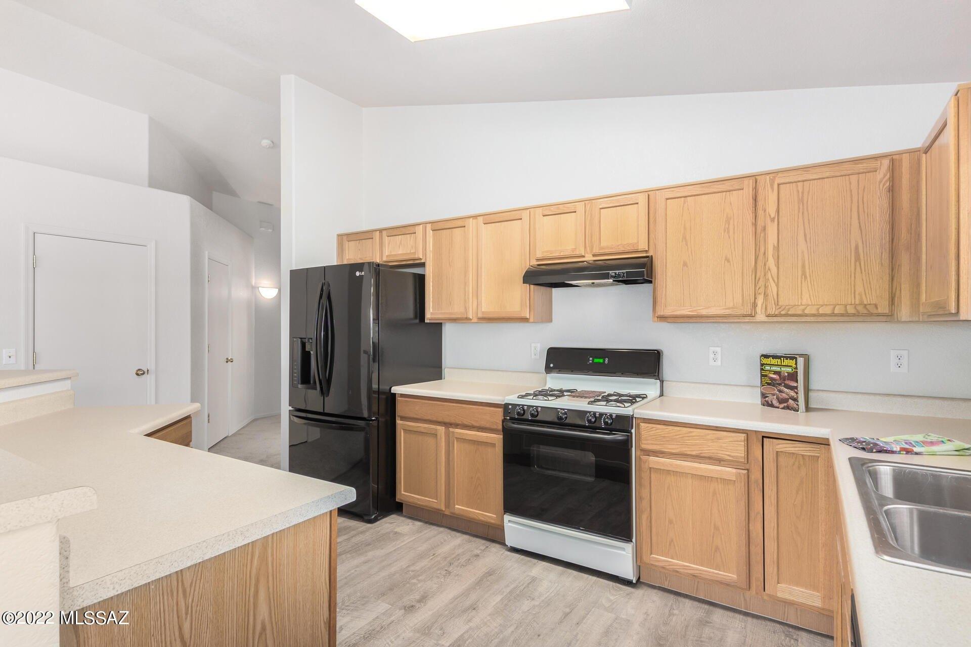 S River Willow Dr, Tucson, AZ 85747