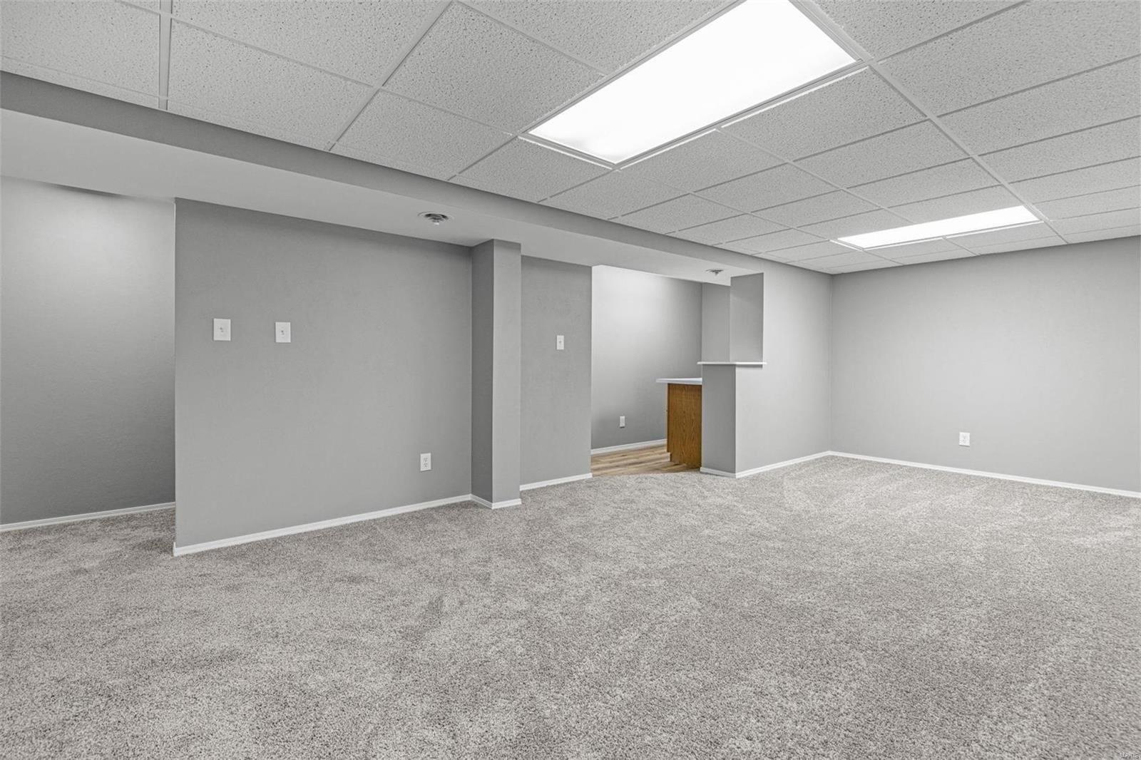 Rancho Ln, Florissant, MO 63031