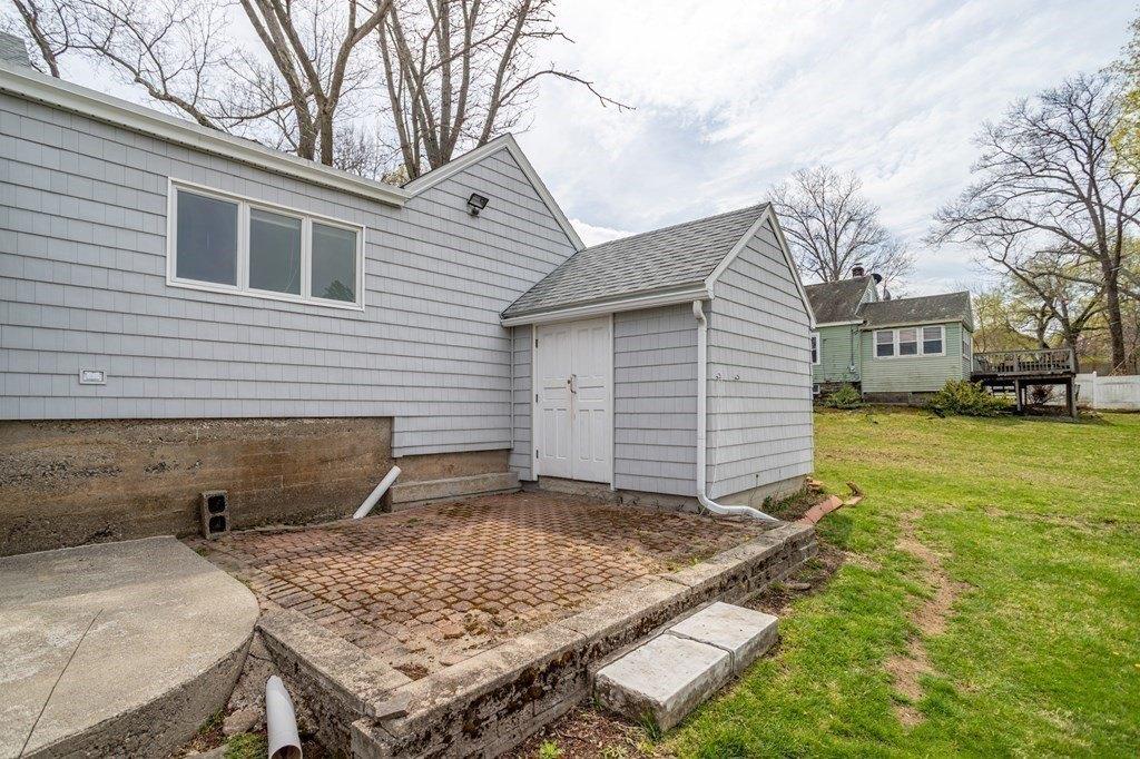Middlesex Ave, Worcester, MA 01604