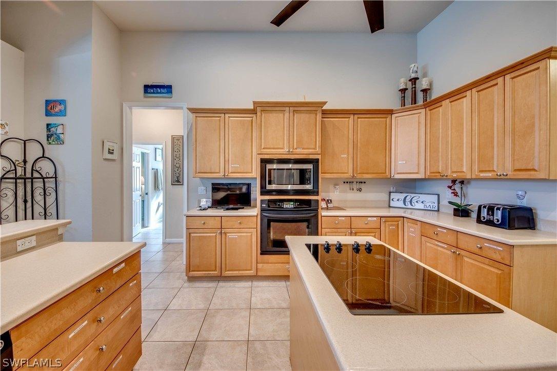 Sw 11th Pl, Cape Coral, FL 33914