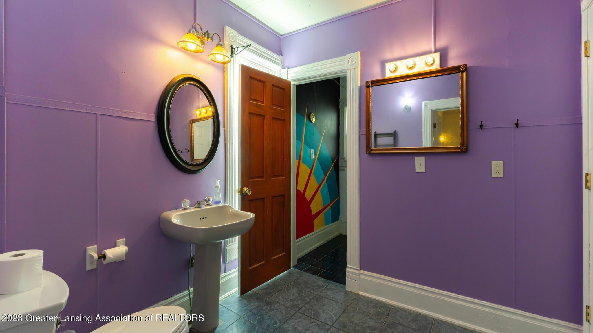 W Shiawassee St, Lansing, MI 48933