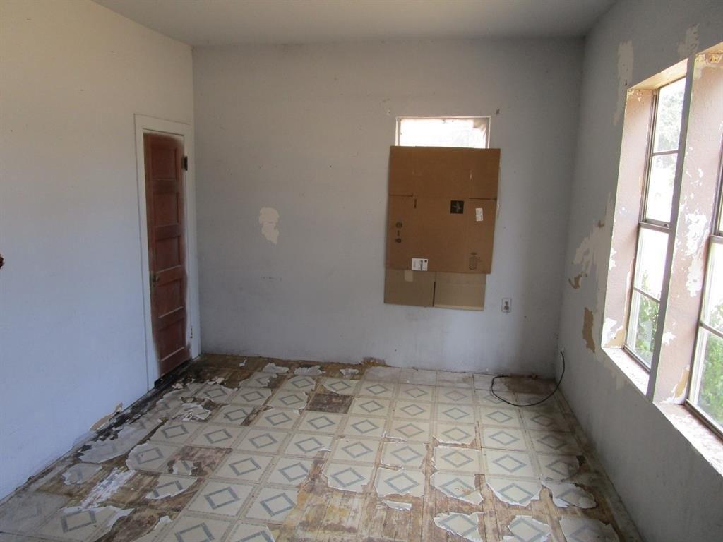 Paradise St, Vernon, TX 76384