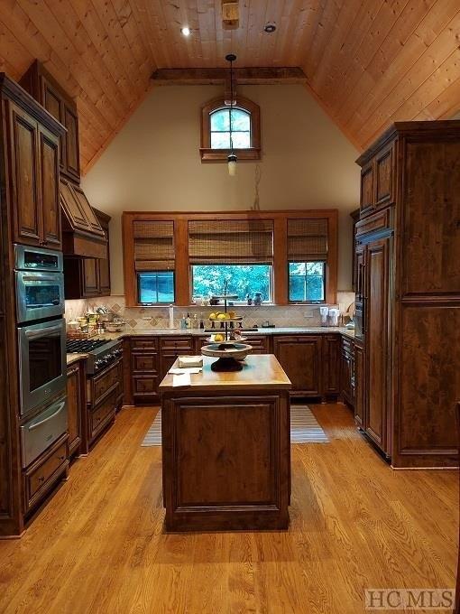 Moorewood Rd, Highlands, NC 28741