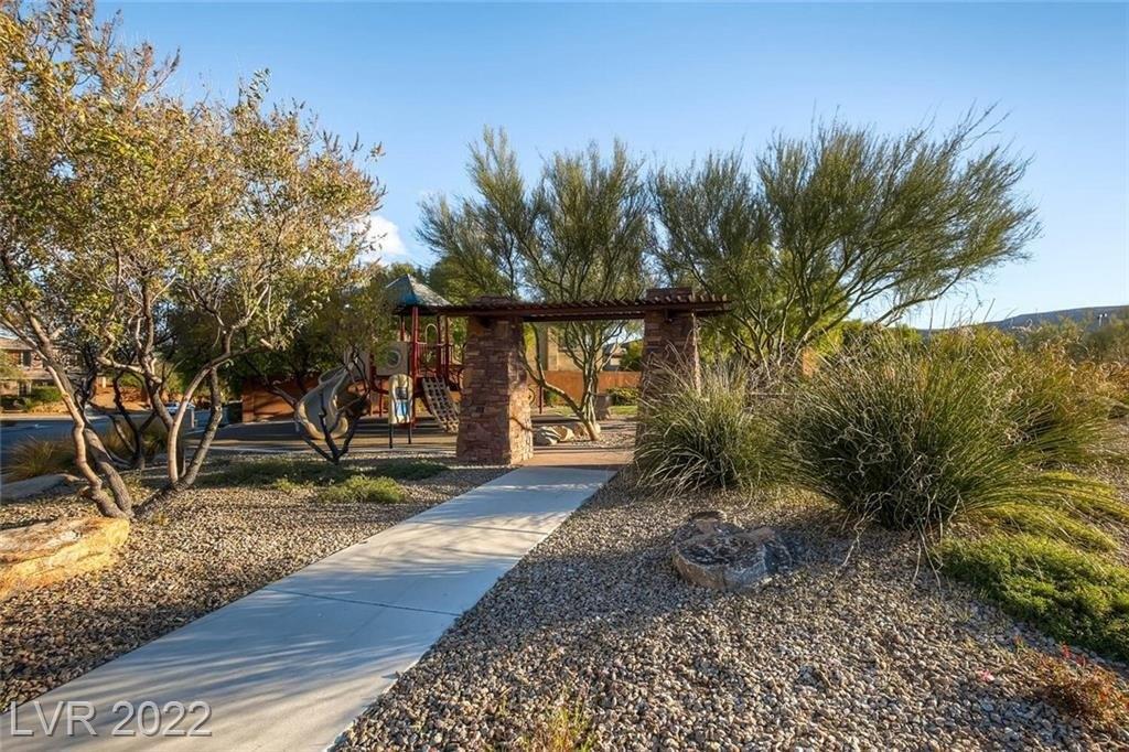 Winter Grass Dr, Las Vegas, NV 89135