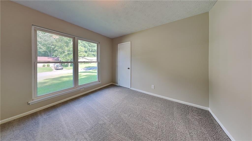 Meadowlark Ln, Jonesboro, GA 30236