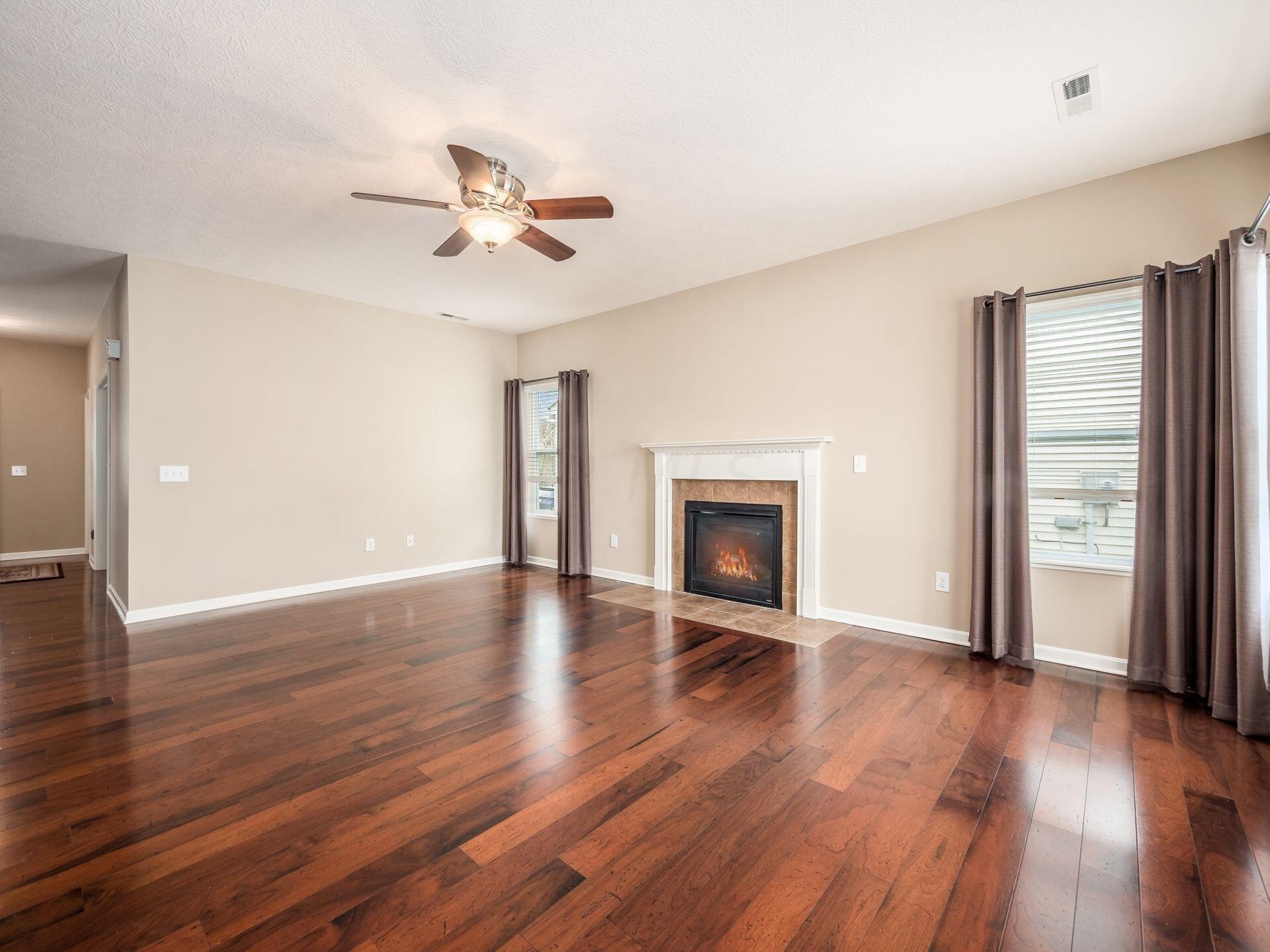 Snowy Meadow Dr, Grove City, OH 43123