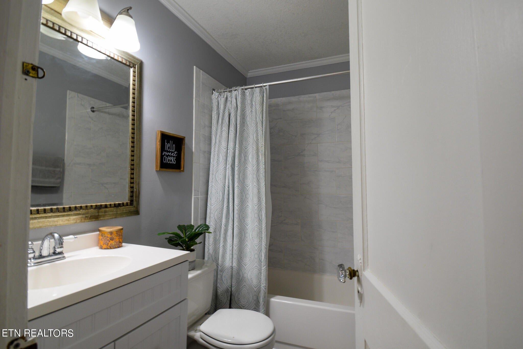 Briargate Ave, Knoxville, TN 37919