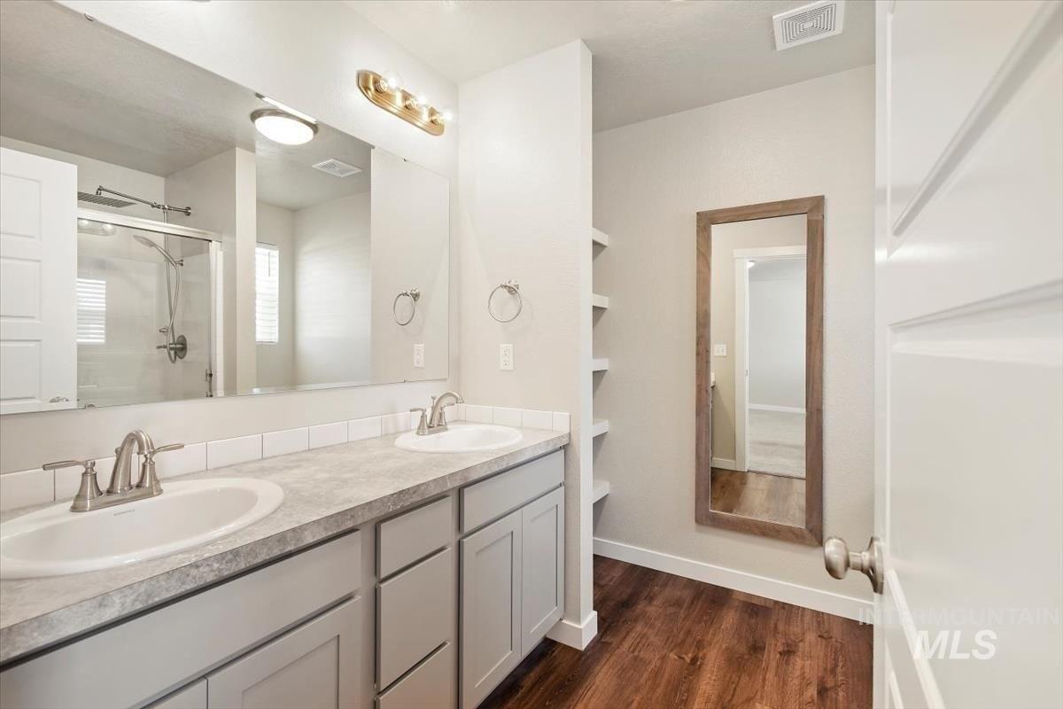 N Maplestone Ave, Meridian, ID 83646