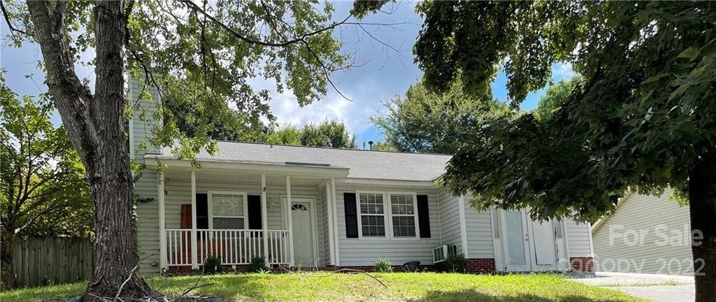 Hunters Run Ln, Matthews, NC 28105