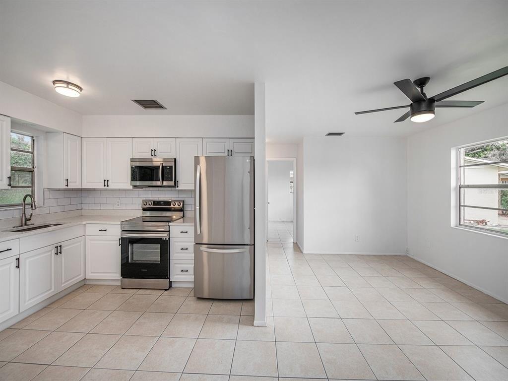 Harrison Dr, Holiday, FL 34691