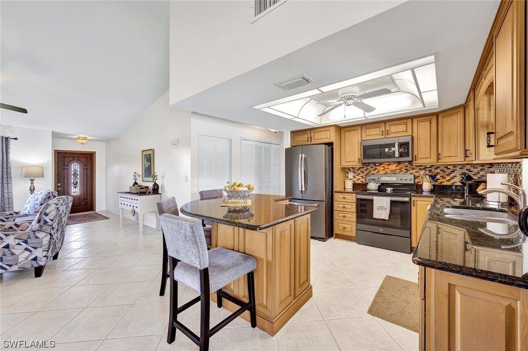 Se 1st Ter, Cape Coral, FL 33990
