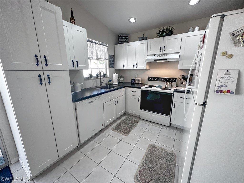 Longleaf Dr, North Fort Myers, FL 33917