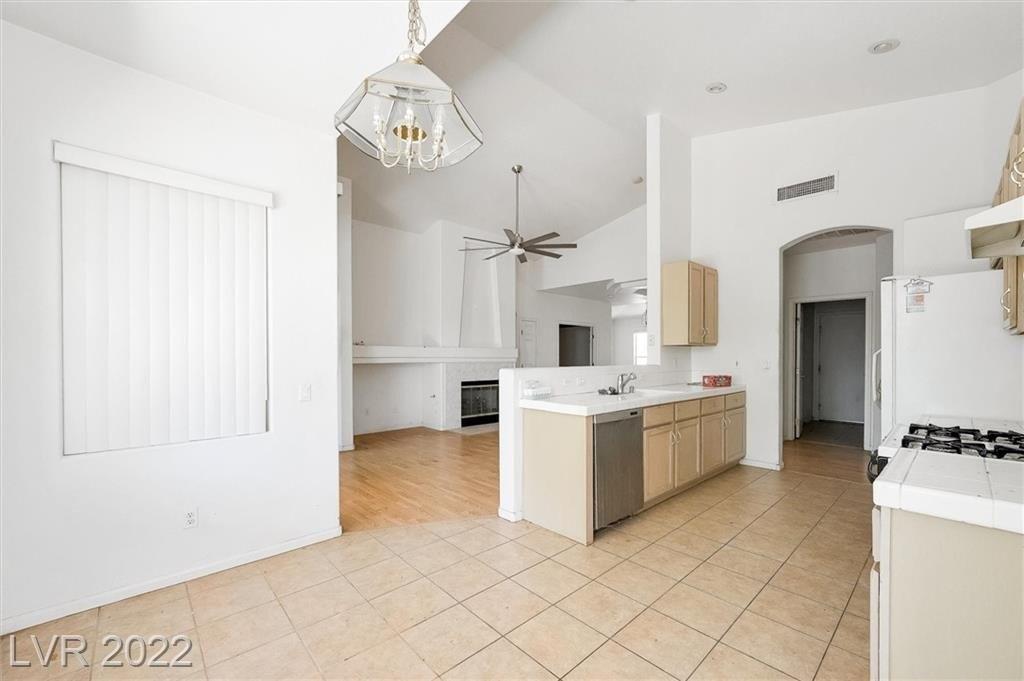 Lingering Ln, Henderson, NV 89012