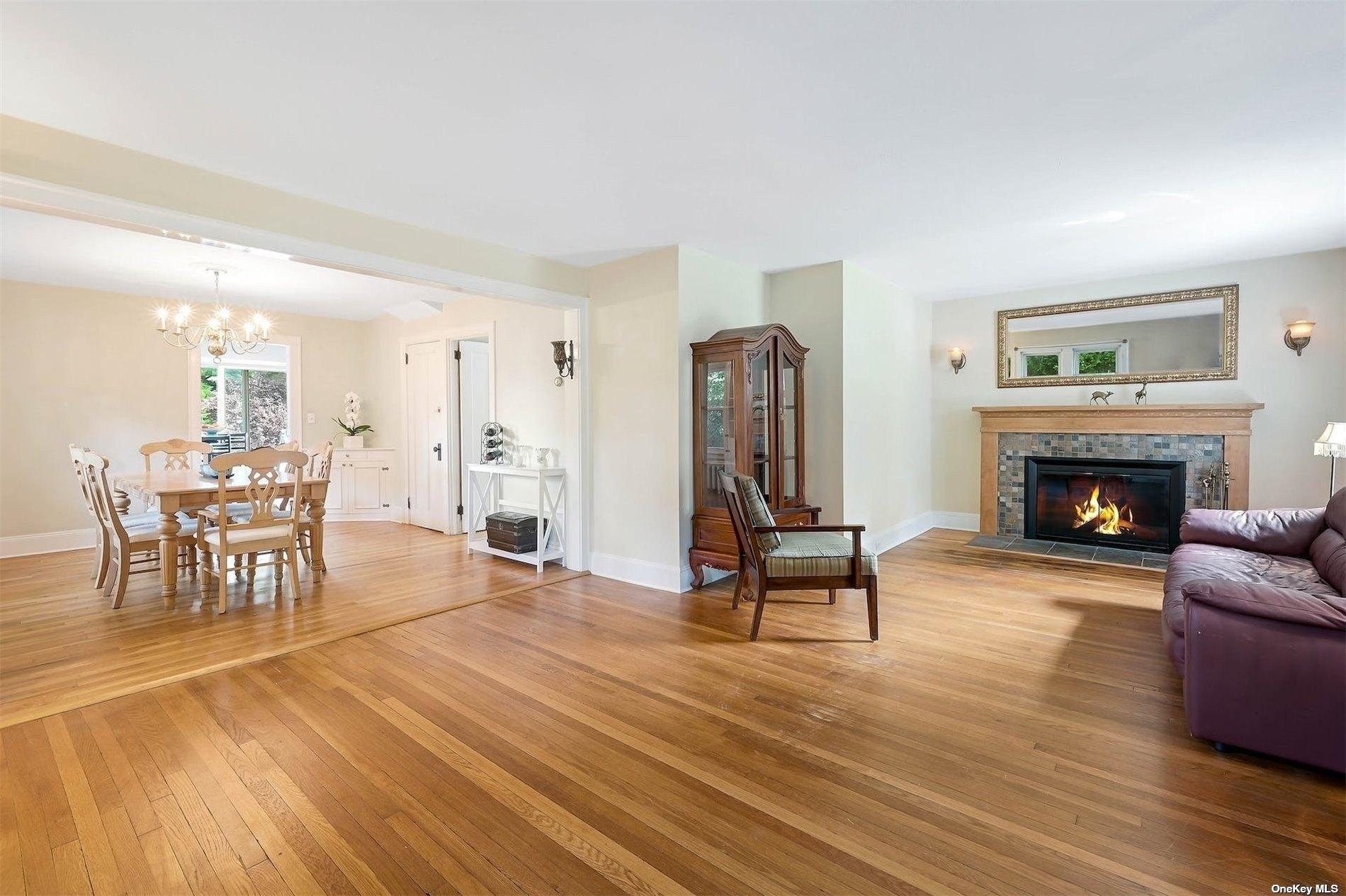 Central Pkwy, Huntington, NY 11743