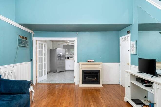 Pinelawn Ave, Shirley, NY 11967