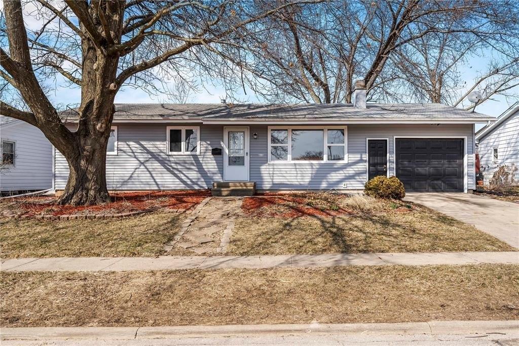 Brockman Ave, Marion, IA 52302