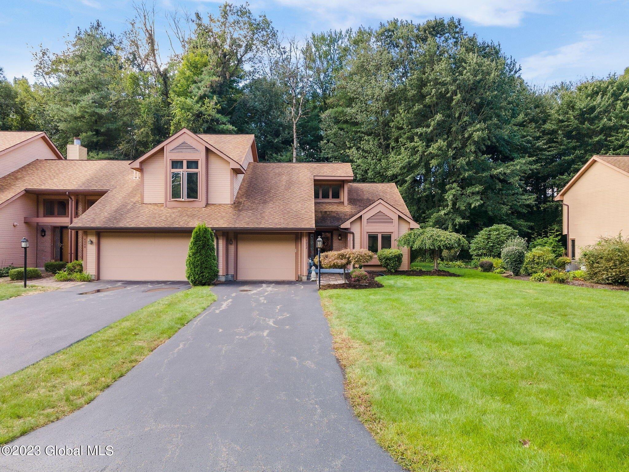 Georgetown Sq, Schenectady, NY 12303