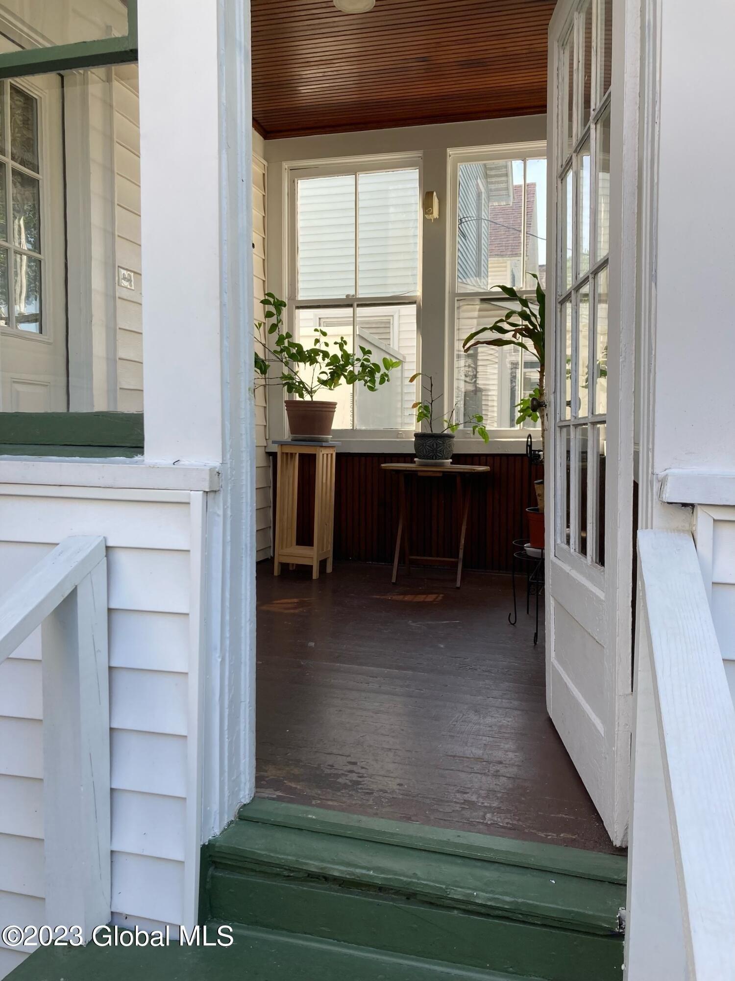Glendale Ave, Albany, NY 12208