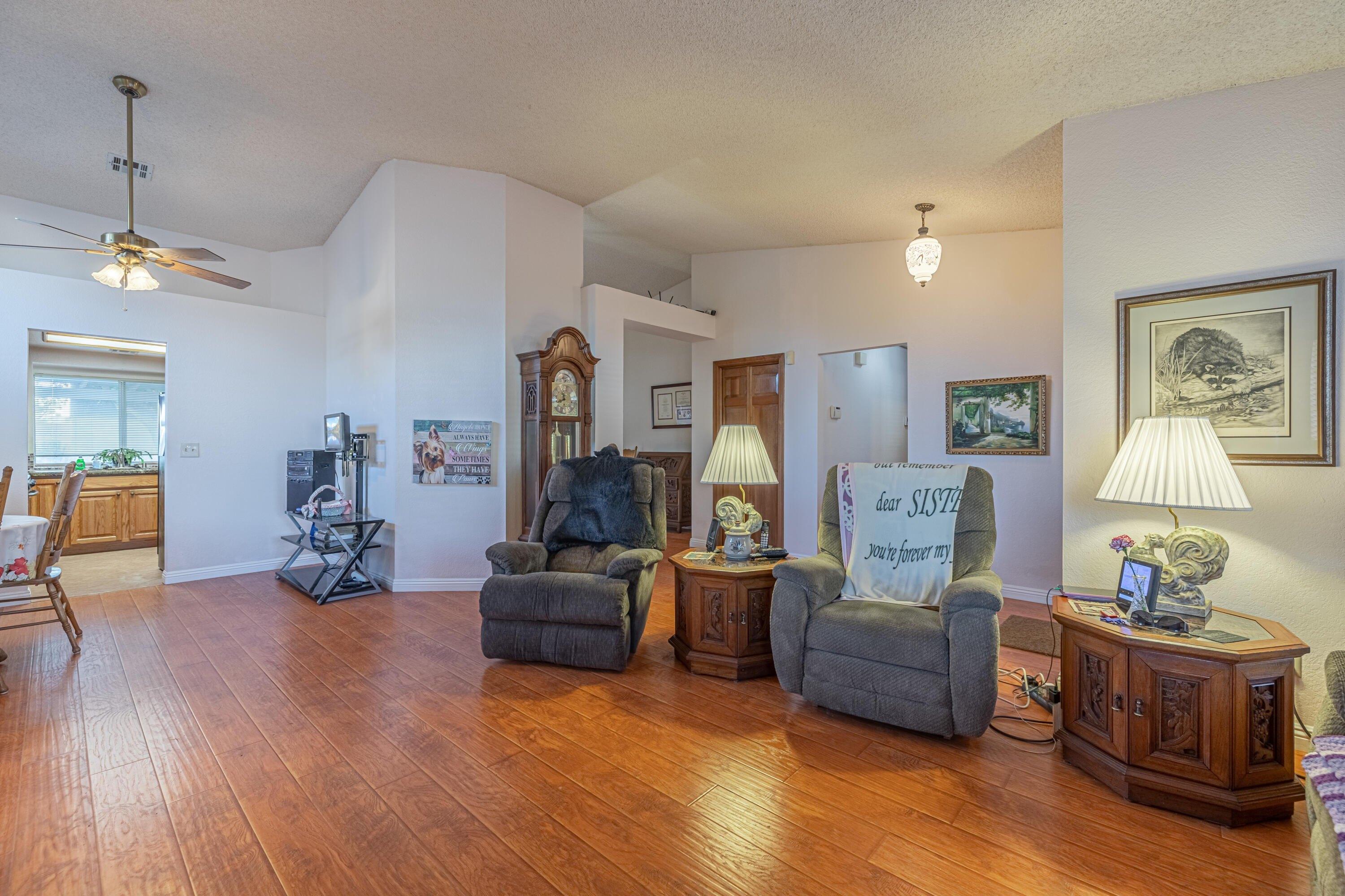 Colony Ct, Lancaster, CA 93536