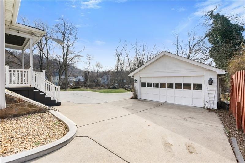 Davis Ave, Pittsburgh, PA 15212