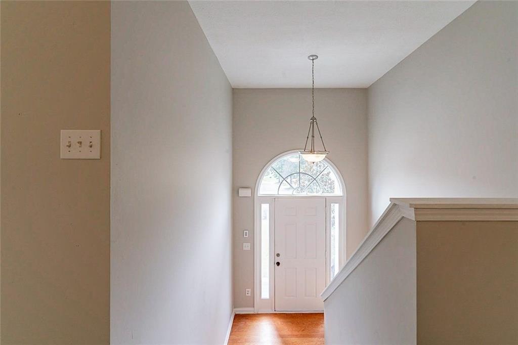 Flat Stone Dr, Snellville, GA 30039
