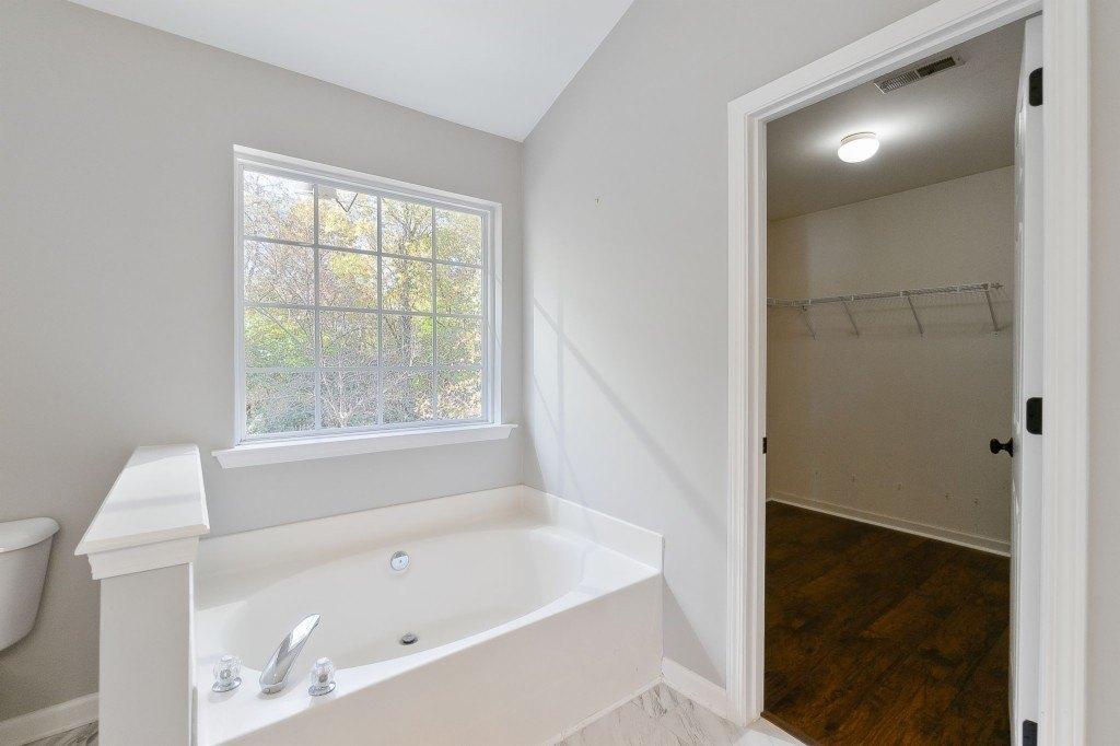 Trace Ridge Ln, Nashville, TN 37221