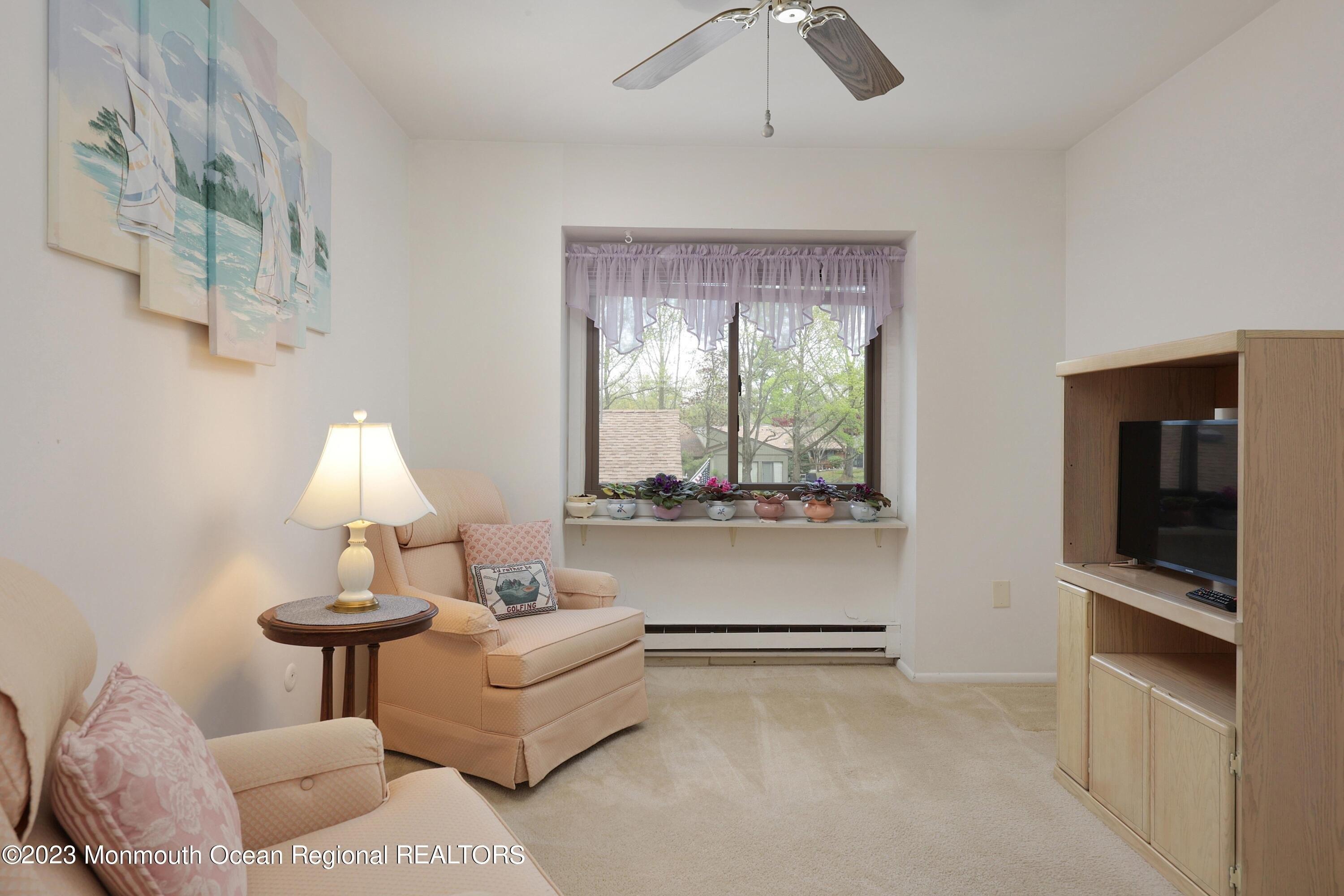 Ellsworth Ct, Red Bank, NJ 07701