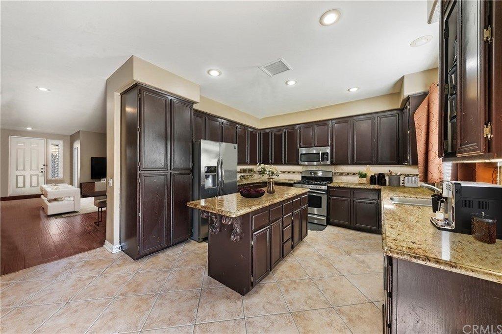 Pinedale Way, Murrieta, CA 92562