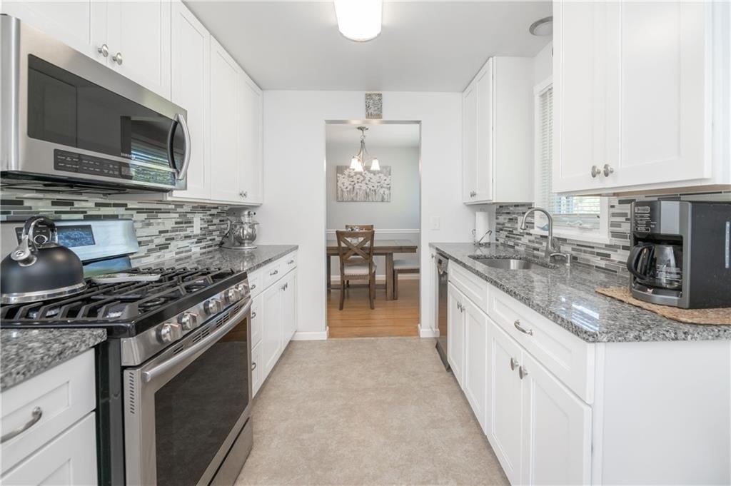 Ripplewood Dr, Rochester, NY 14616