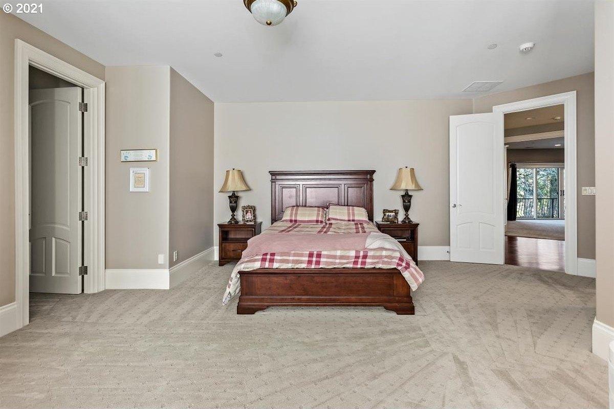 Crestline Ct, Lake Oswego, OR 97034