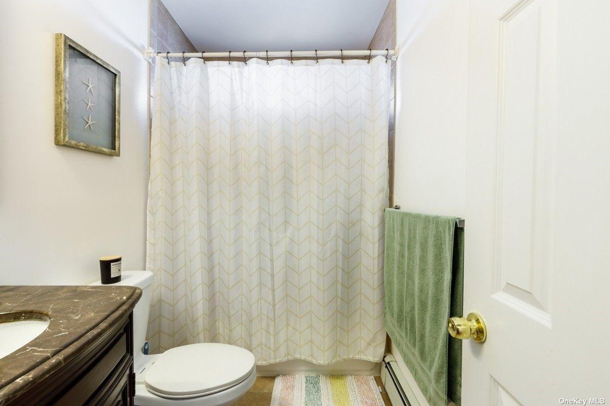 S Bay Dr, Babylon, NY 11702