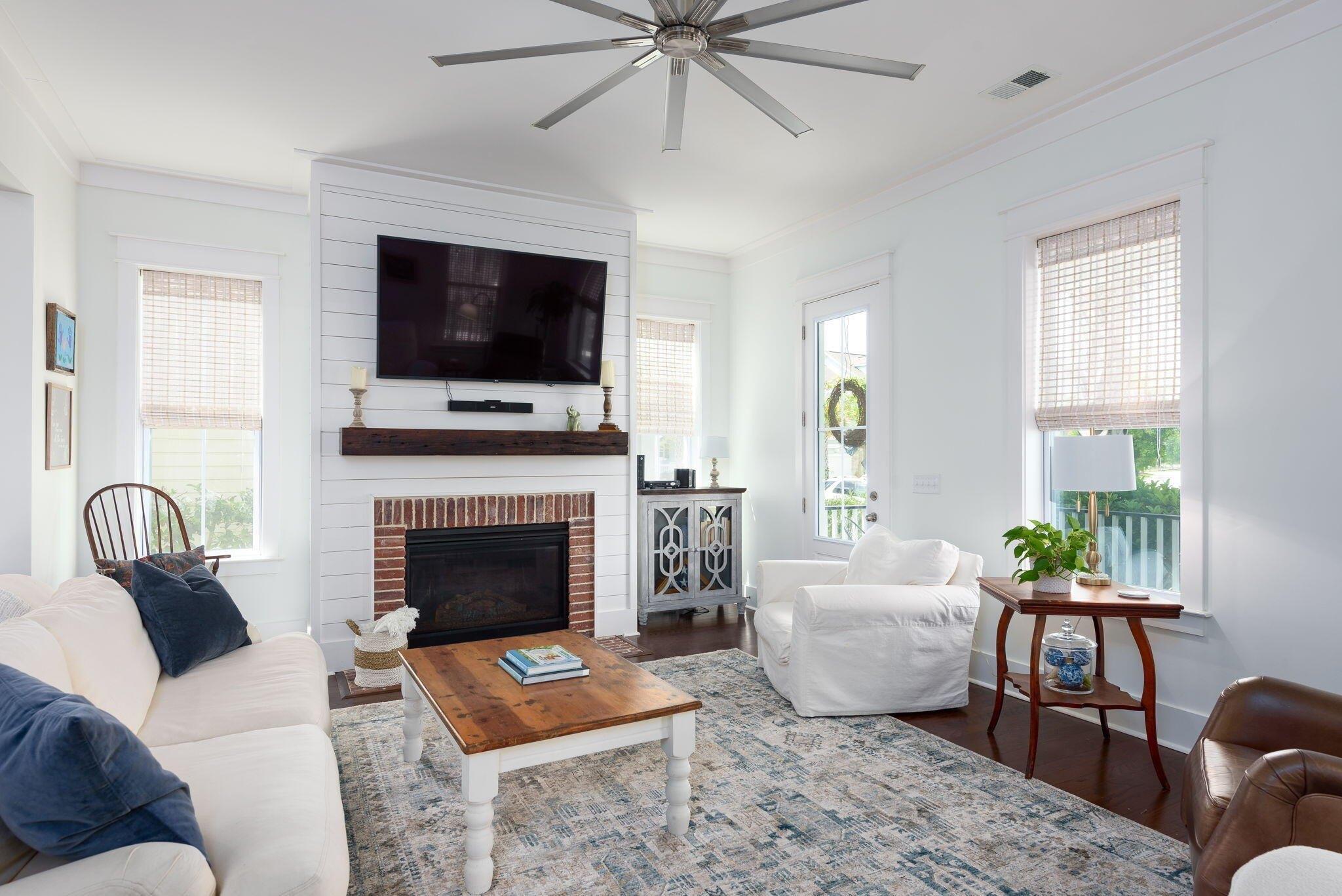 Bowsprit Ct, Mount Pleasant, SC 29466