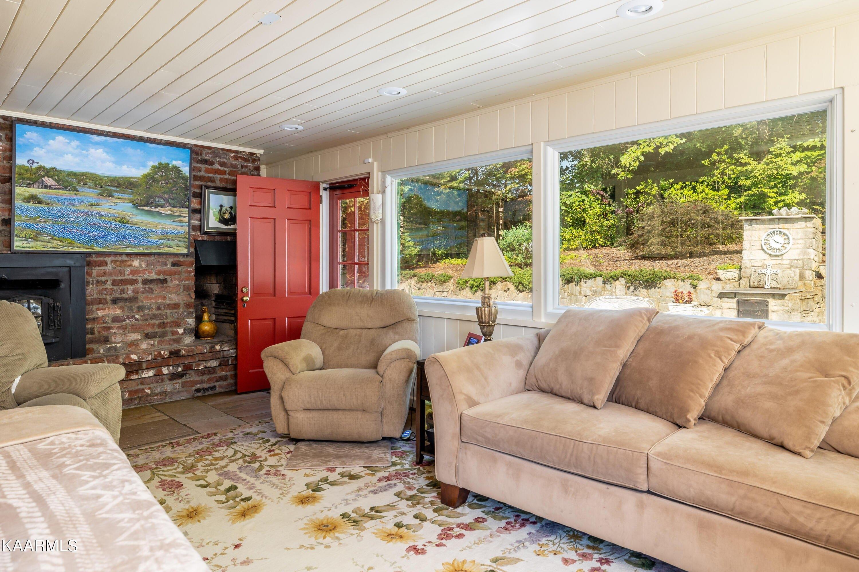 Woodthrush Dr, Maryville, TN 37803