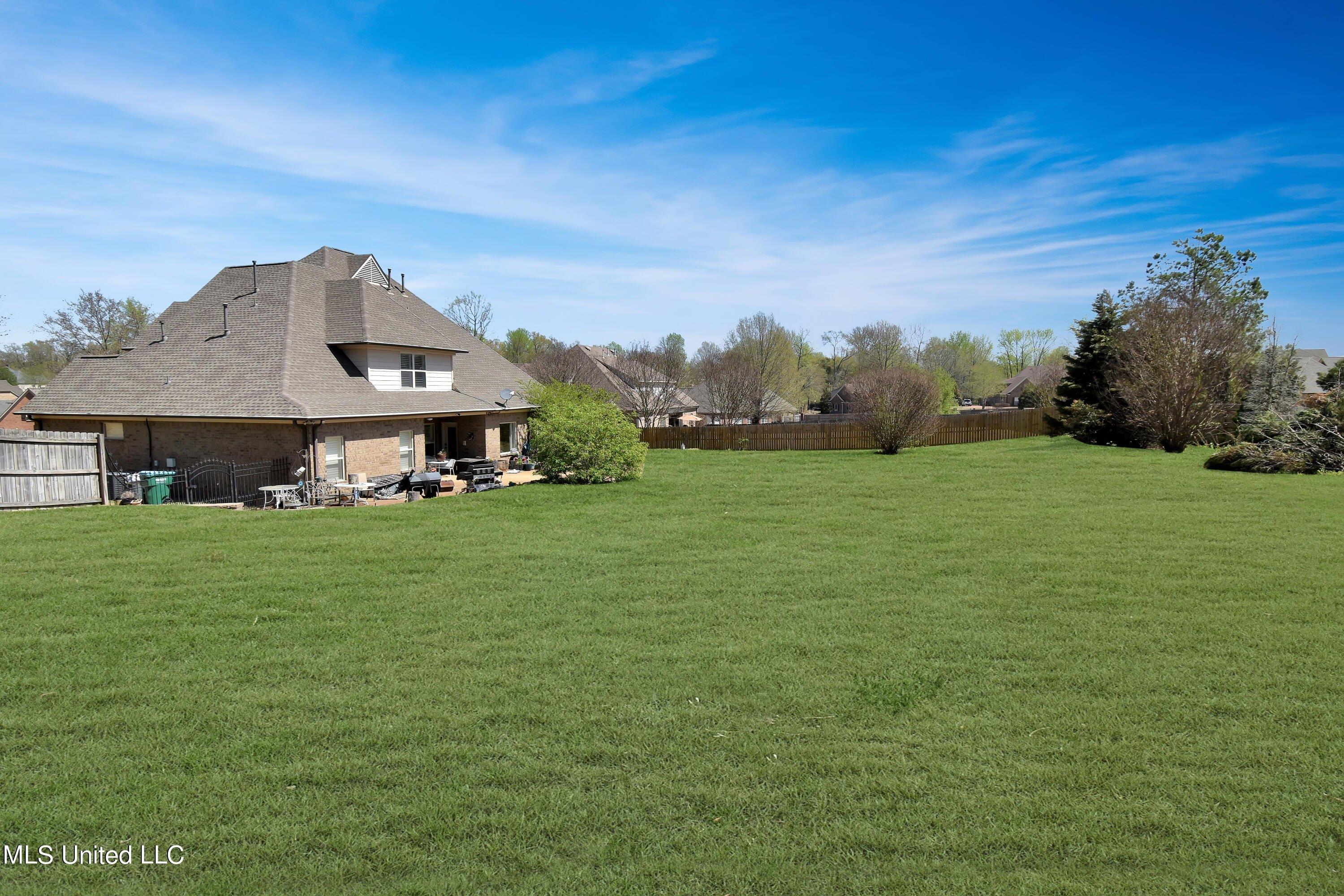 Lake View Dr, Olive Branch, MS 38654