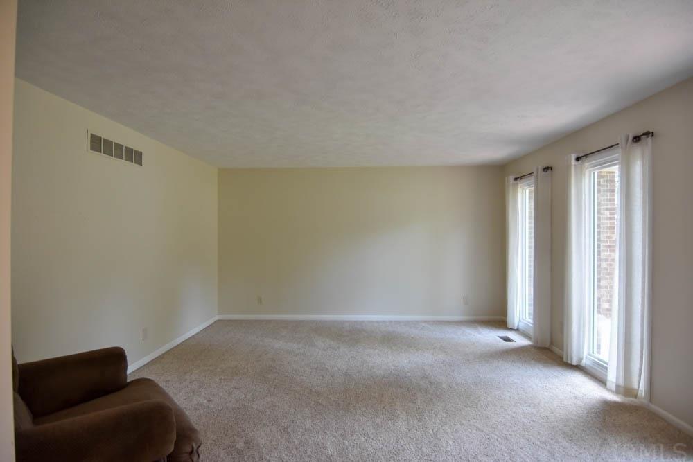 Cedar Ln, Newburgh, IN 47630
