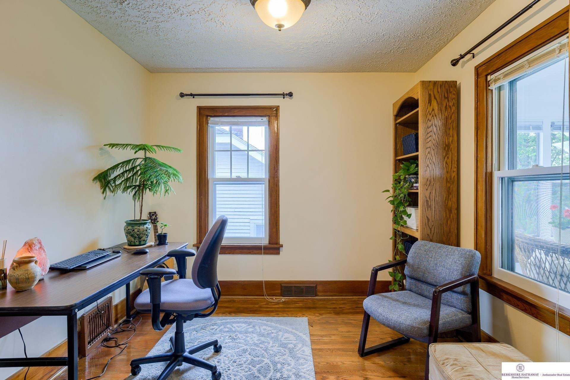 Pacific St, Omaha, NE 68106