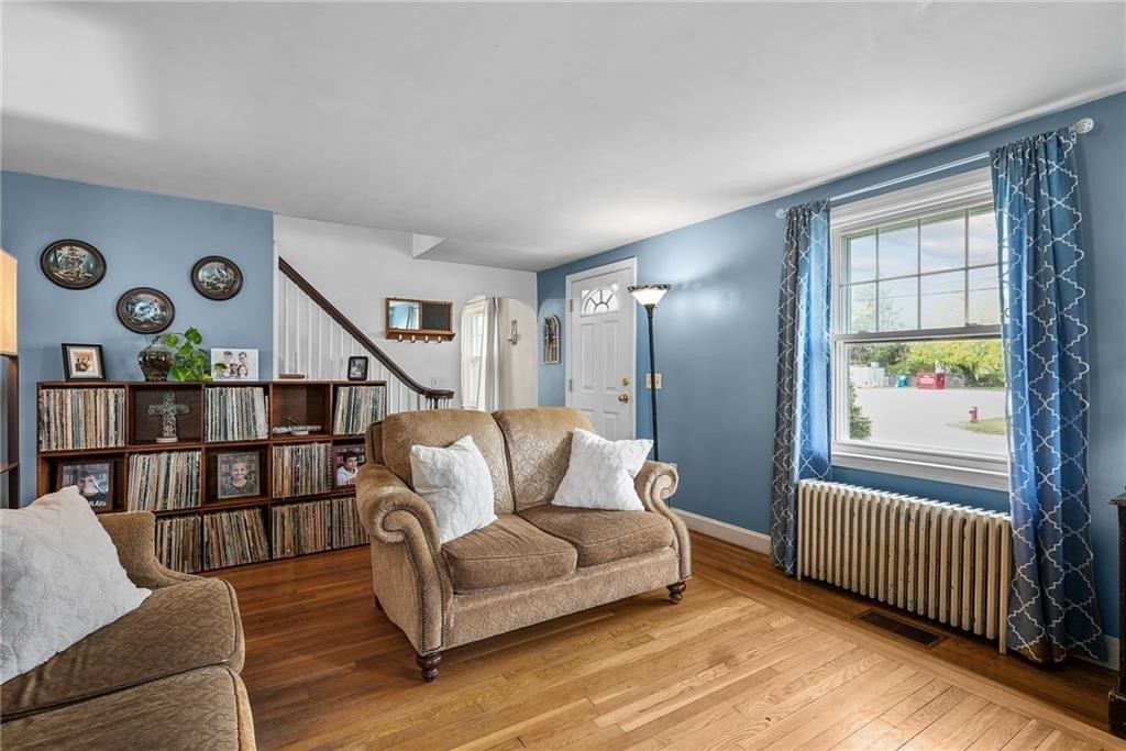 Morse Ave, Warwick, RI 02886