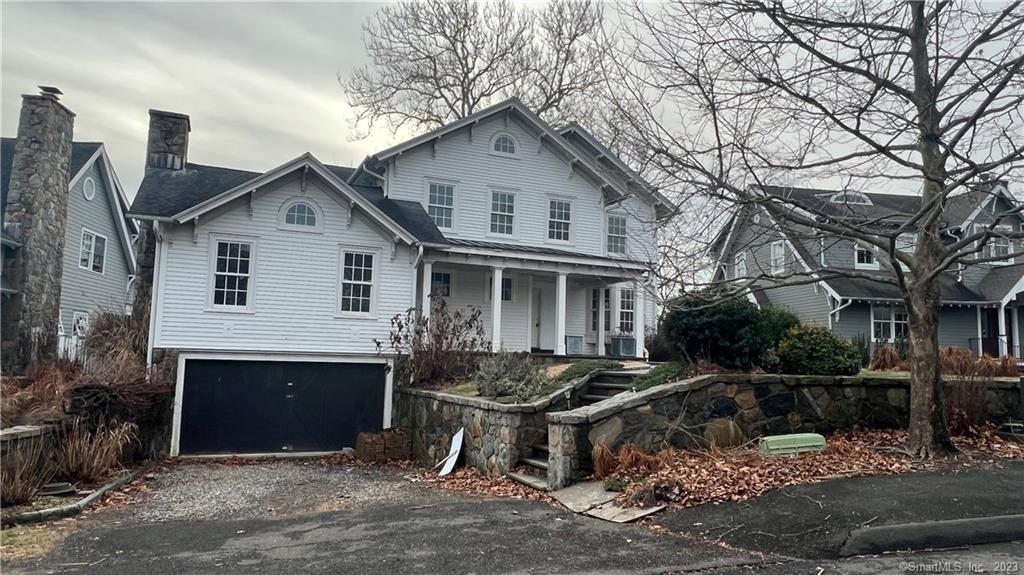 Finney Knoll Ln, Riverside, CT 06878