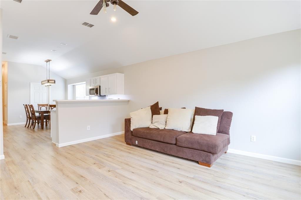 Grizzly Bear Dr, Fort Worth, TX 76244
