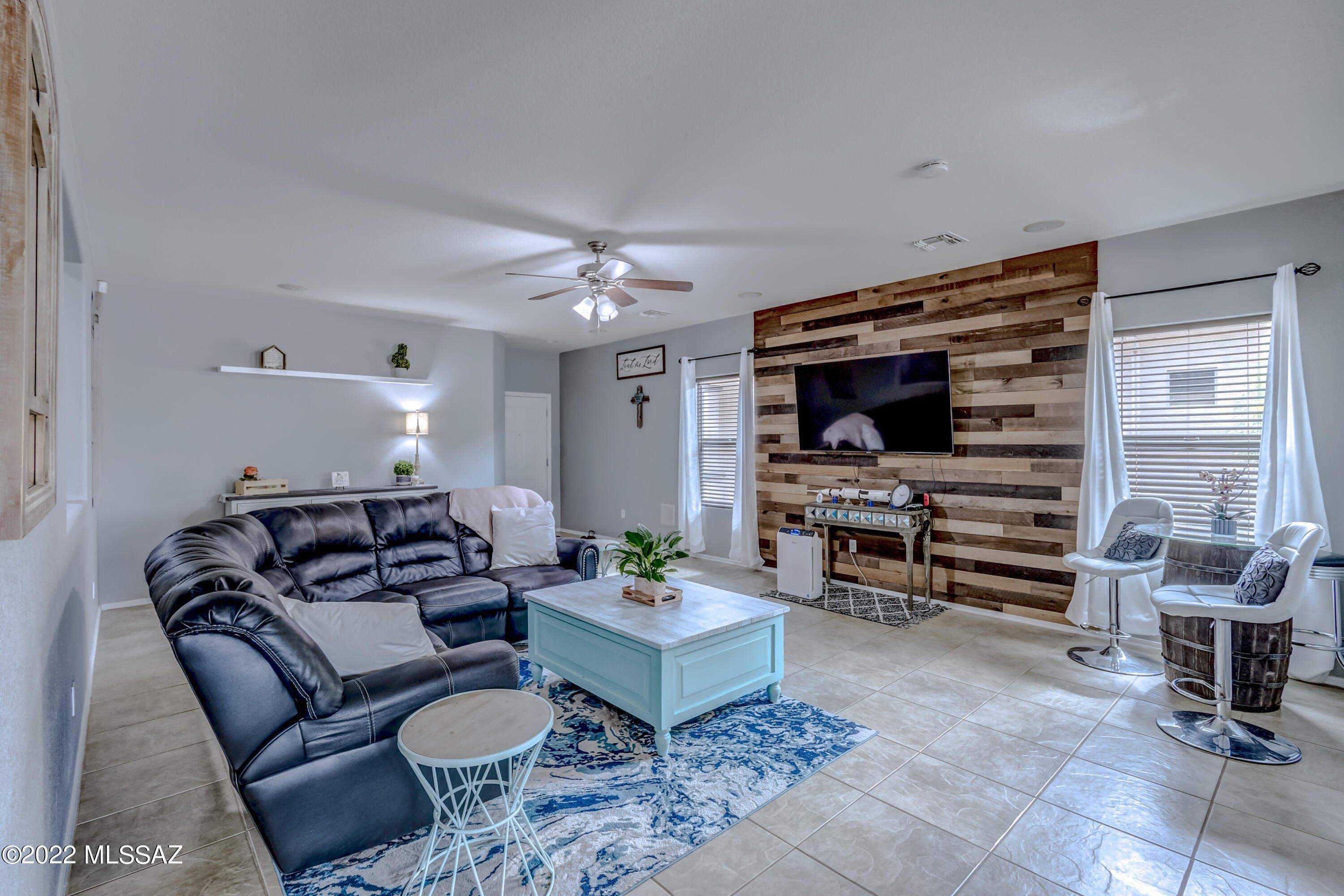 E Statehood Ln, Red Rock, AZ 85145