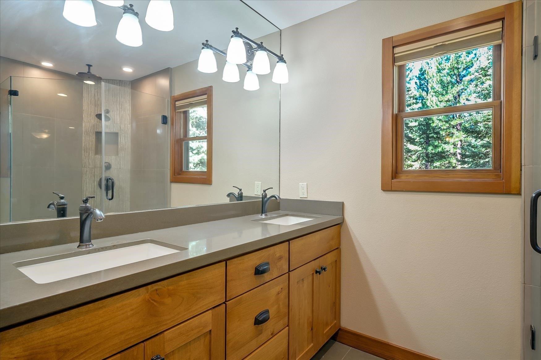 Royal Crest Dr, Truckee, CA 96161