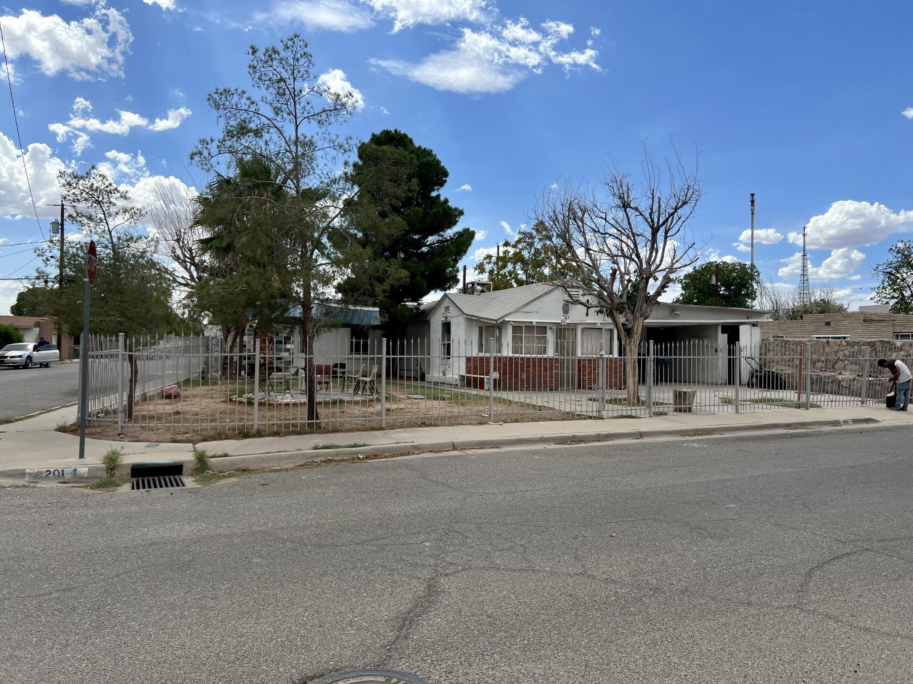 N Valencia Pl, El Paso, TX 79905