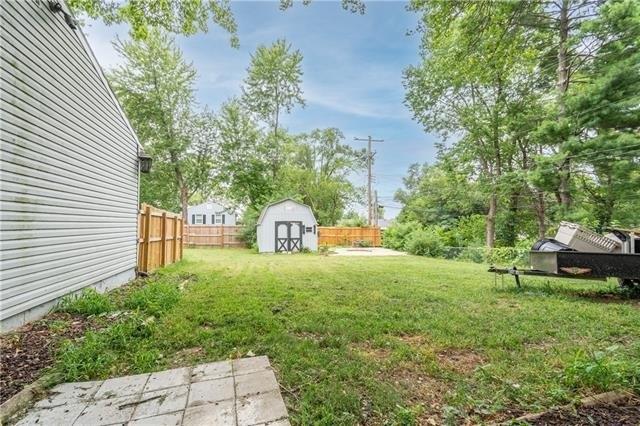 Crisp Ave, Kansas City, MO 64133